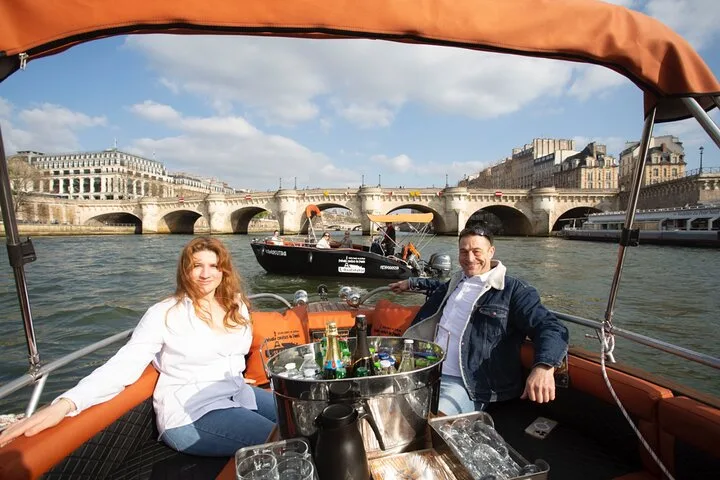 Private Champagne cruise on the Seine